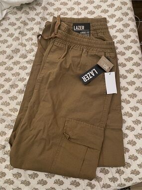 LAZER Men's Loose-Fit Cargo Pants in Tan